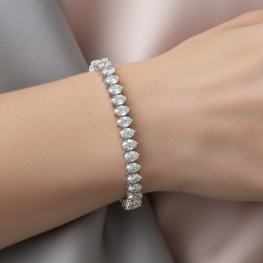 Pear Cut Diamond Tennis Bracelet in White Gold