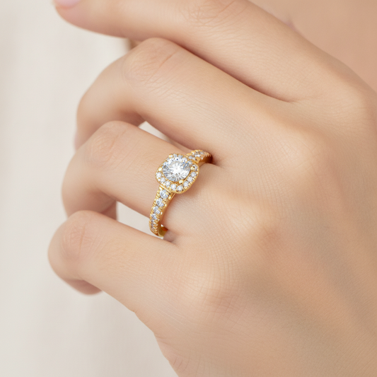 Unparralel Halo Ring In 925 Sterling Silver - Fourteen
