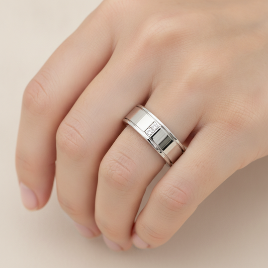 Ravishing Men's Broad Band Ring In 925 Sterling Silver - Fourteen