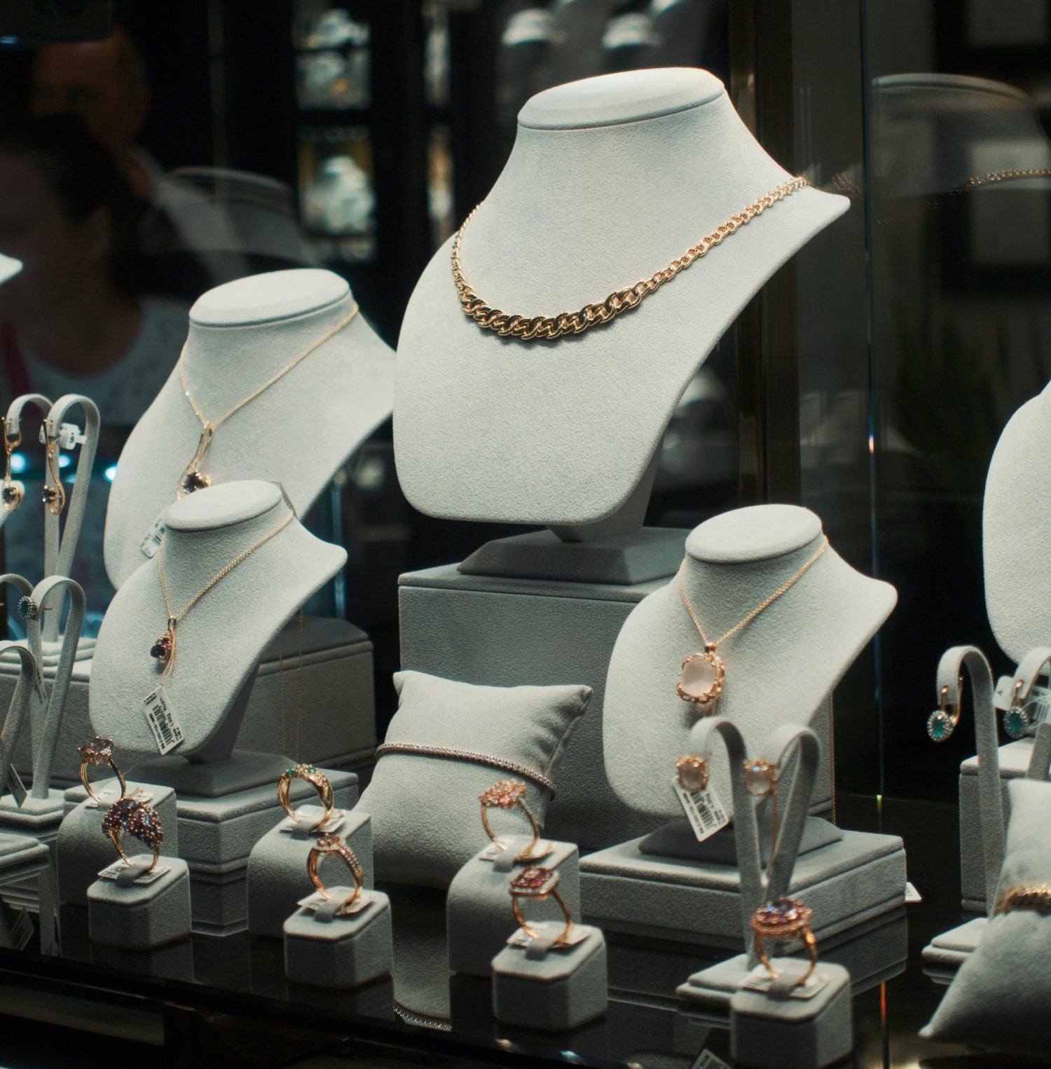 Handcrafted Gold & Diamond Jewellery – Customized for You