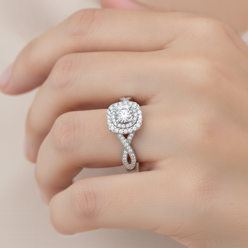 The Attractive Halo Ring In 925 Sterling Silver - Thirteen