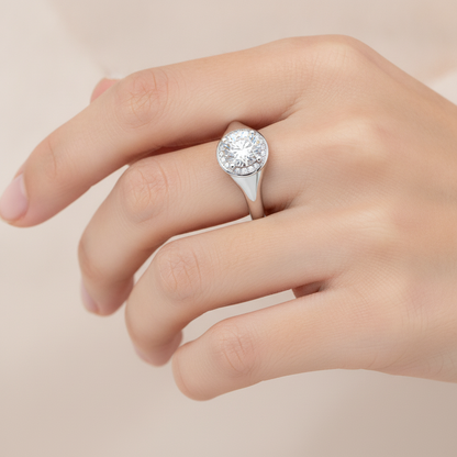 The Remarkable Halo Ring In 925 Sterling Silver - Thirteen