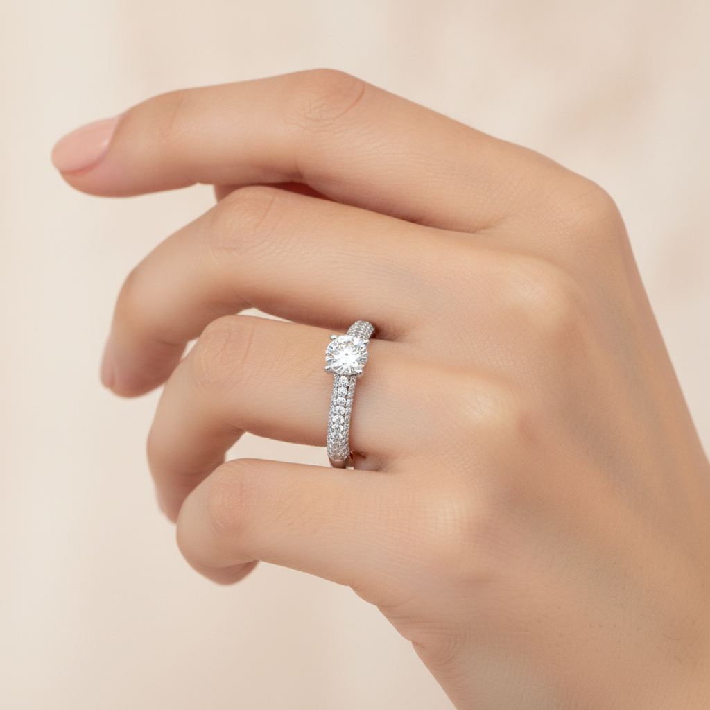 Aceituna Solitaire Ring - Thirteen