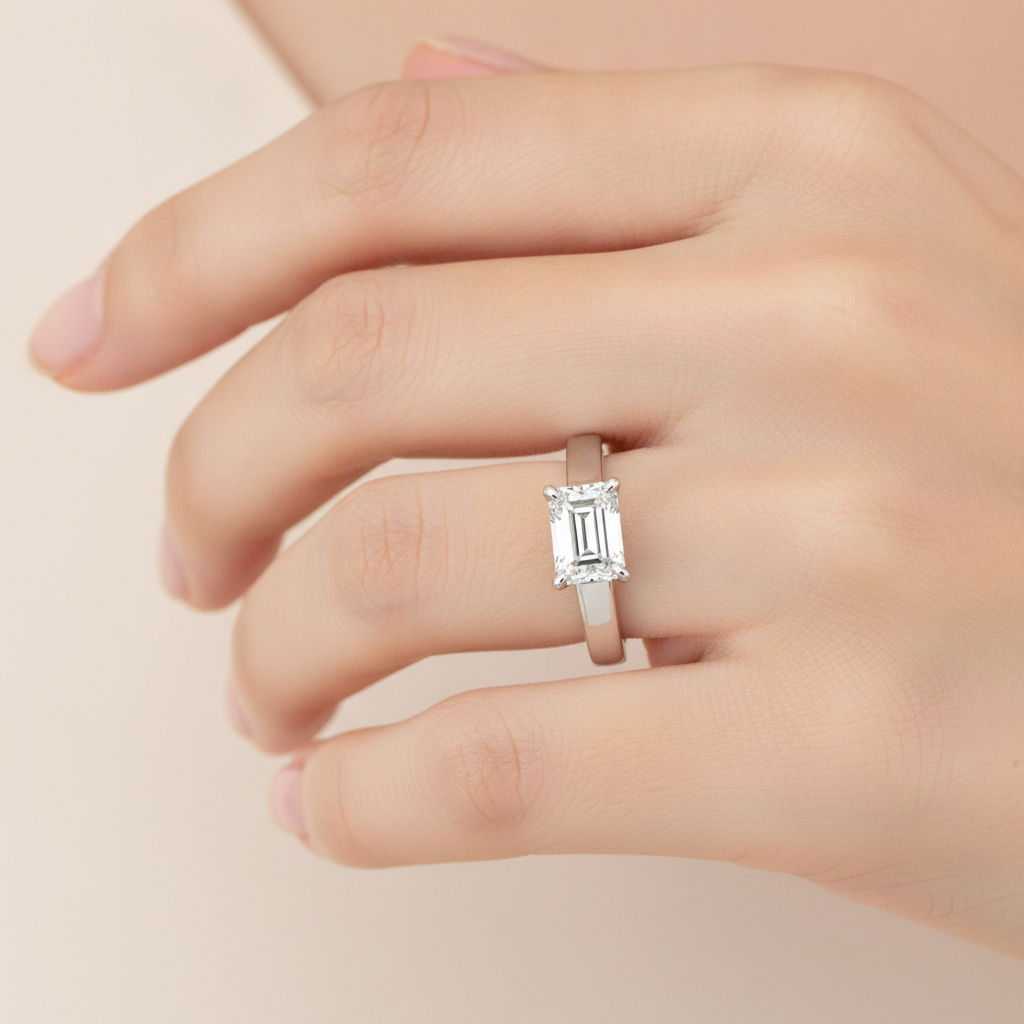 Etoile Emerald Solitaire Ring - Thirteen