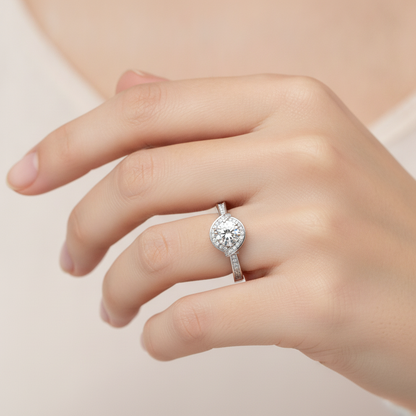 Almendra Solitaire Ring - Thirteen