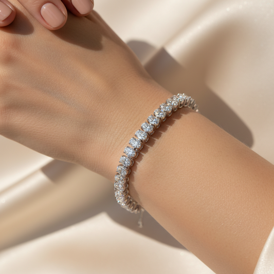 Pear Cut Diamond Tennis Bracelet in White Gold