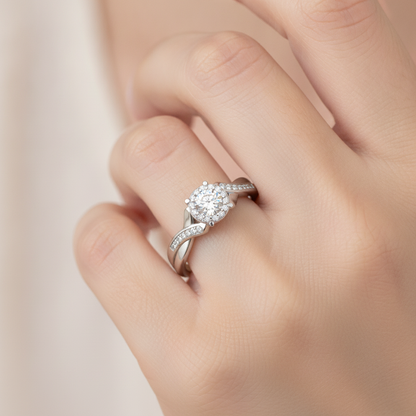 The Extraordinary Halo Ring In 925 Sterling Silver - Thirteen