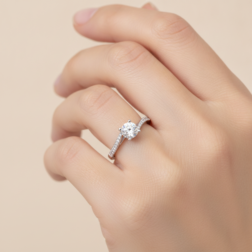 Atractiva Solitaire Ring In 925 Sterling Silver - Thirteen