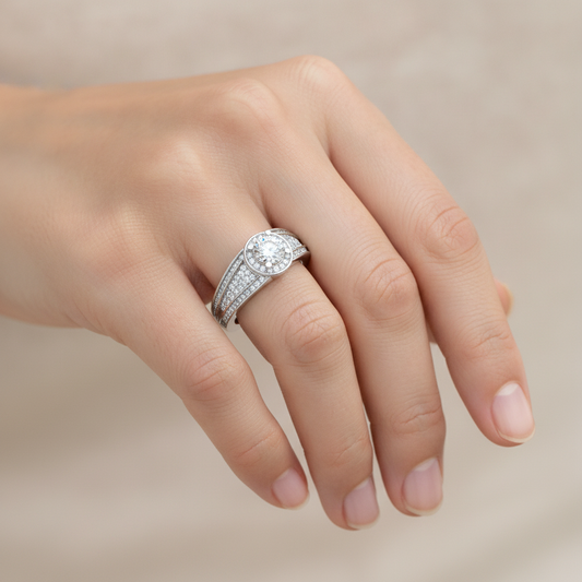 The Gorgeous Halo Ring In 925 Sterling Silver - Fourteen