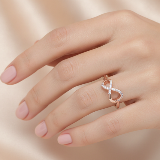 Glistening Infinity Ring In 925 Sterling Silver - Fourteen
