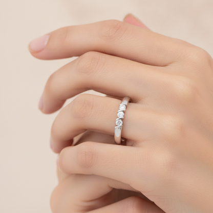 Beautiful Gala Tri Stone Ring In 925 Sterling Silver - Fourteen