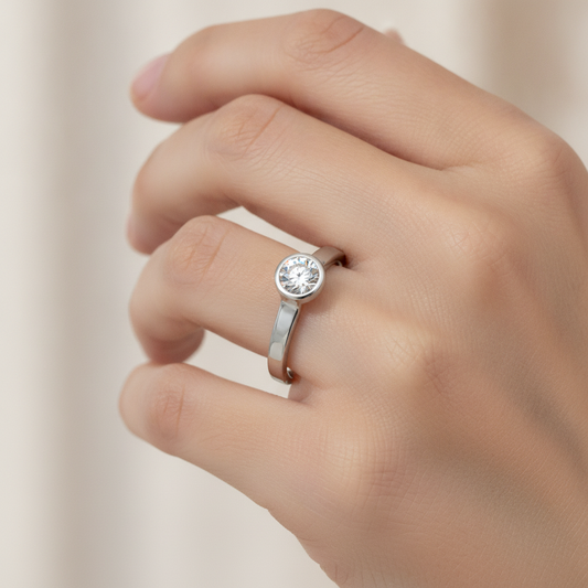 Beamy Solitaire Ring In 925 Sterling Silver - Fifteen