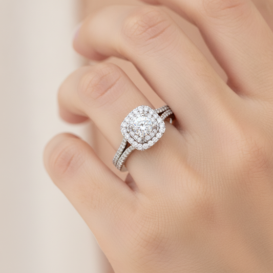 The Admirable Halo Ring In 925 Sterling Silver - Fourteen