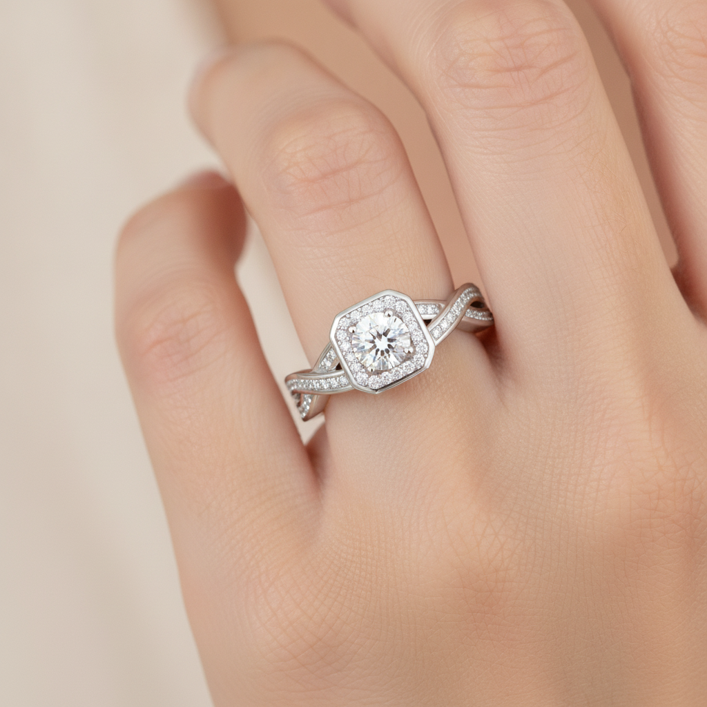 Siempre Halo Ring In 925 Sterling Silver - Fourteen