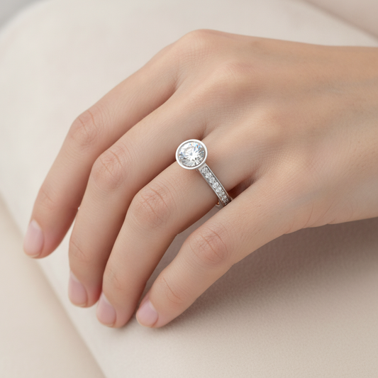 Grand Solitaire Ring In 925 Sterling Silver - Fourteen
