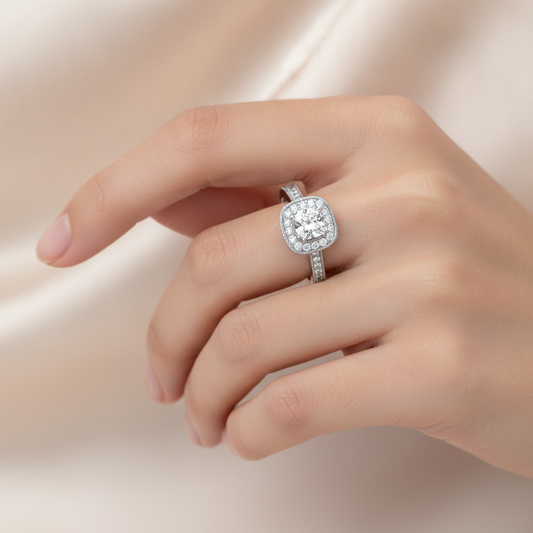 The Breathtaking Halo Ring In 925 Sterling Silver - Fourteen