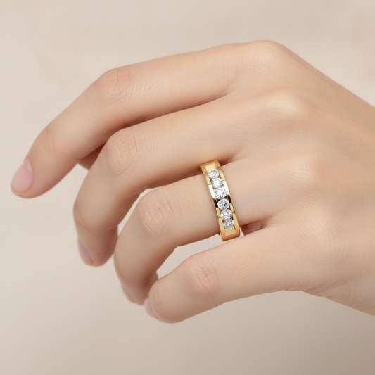 Graceful Broad Band Ring In 925 Sterling Silver - Fourteen