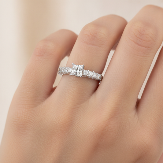 Dynamic Solitaire Ring - Fourteen