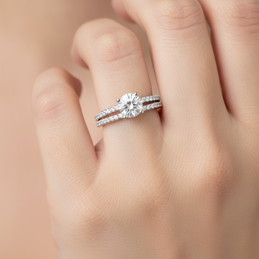 Cascabel Solitaire Ring In 925 Sterling Silver - Fourteen